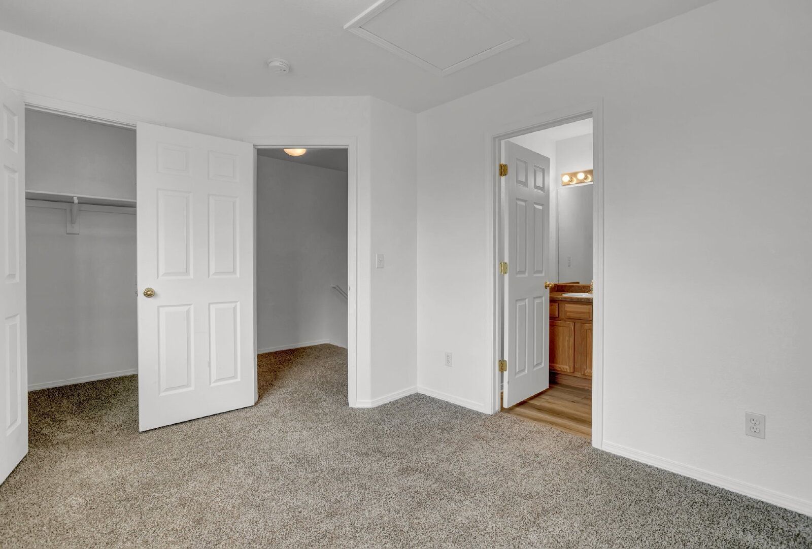 Spacious 2-Bedroom Townhome with 2.5 Baths and Gas Fireplace Near Peterson SFB property image