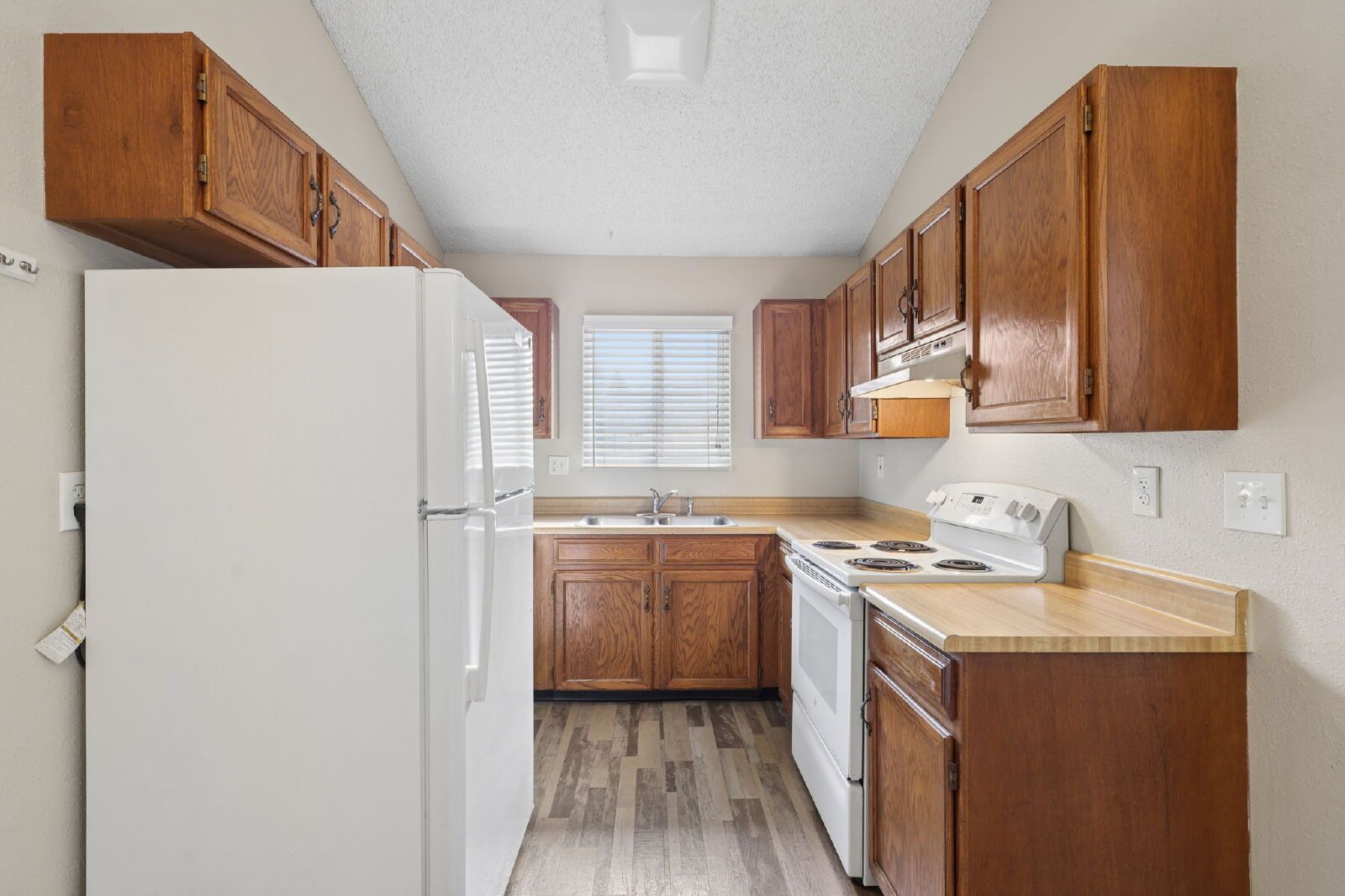 Fully Renovated 3-Bedroom Home with 2-Car Garage and Fenced Yard Near Powers & Academy property image