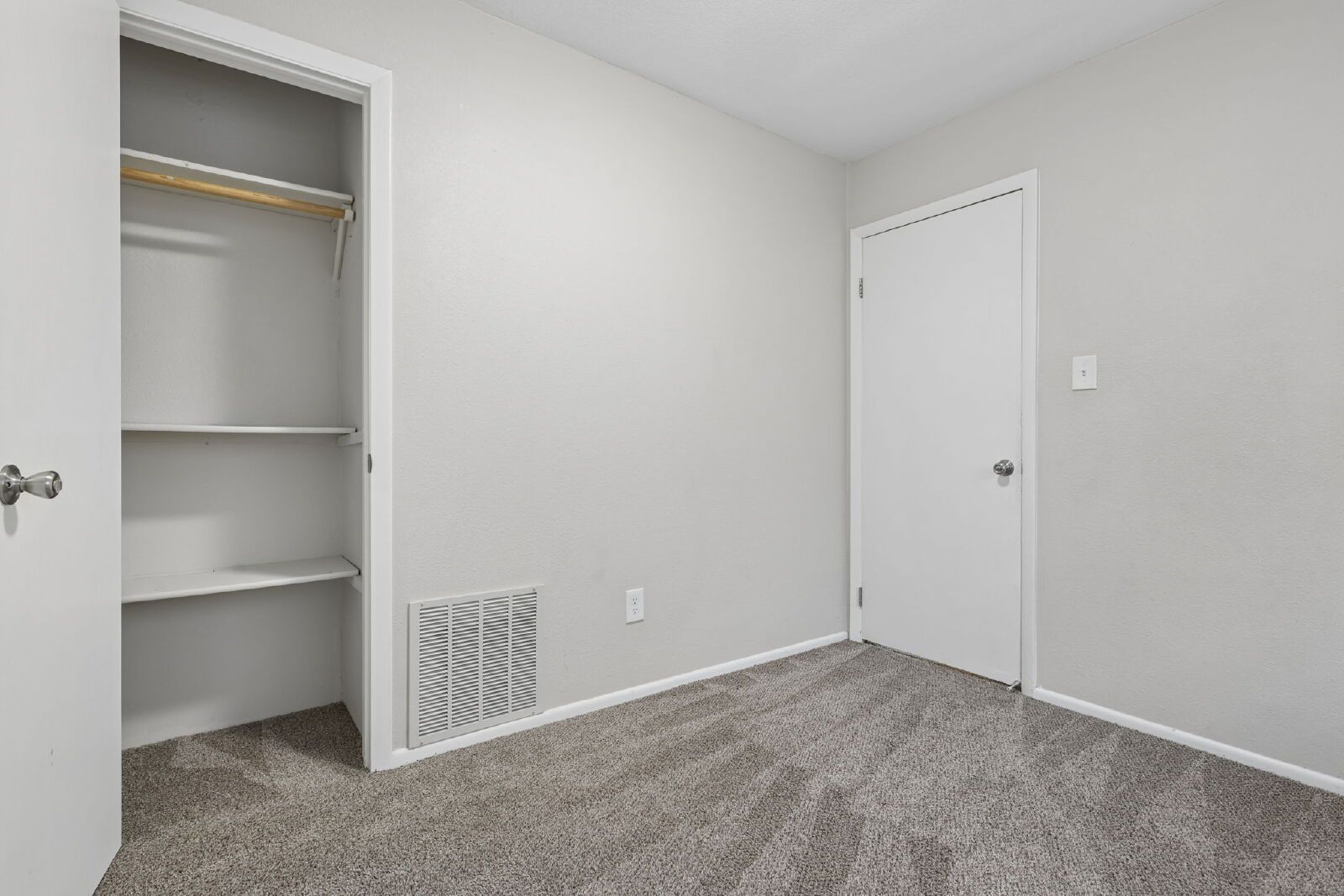 Fully Renovated 3-Bedroom Home with 2-Car Garage and Fenced Yard Near Powers & Academy property image