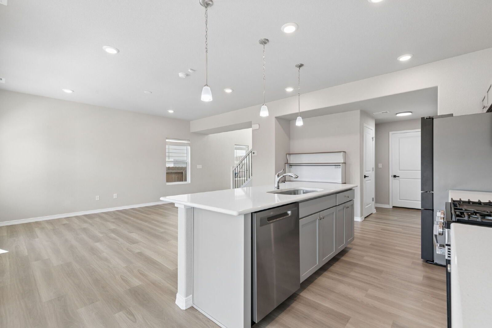 Modern 3-Bedroom Home with Quartz Kitchen, Loft, and 2-Car Garage in Northeast Colorado Springs property image