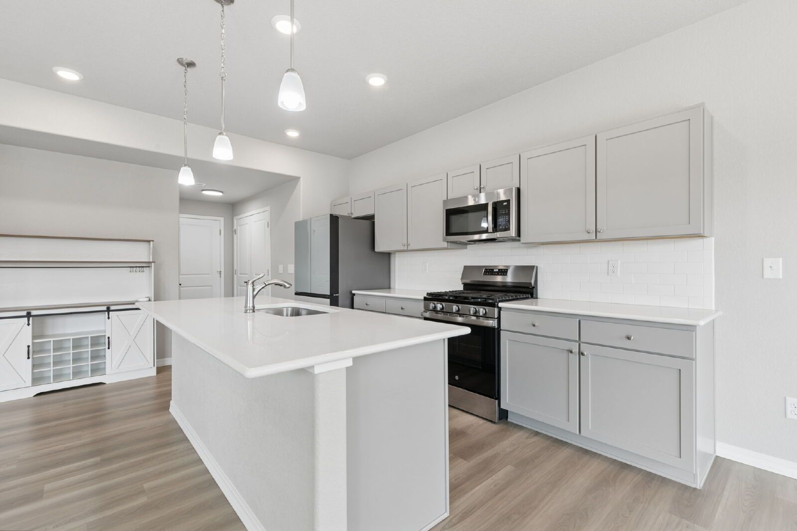 Modern 3-Bedroom Home with Quartz Kitchen, Loft, and 2-Car Garage in Northeast Colorado Springs property image