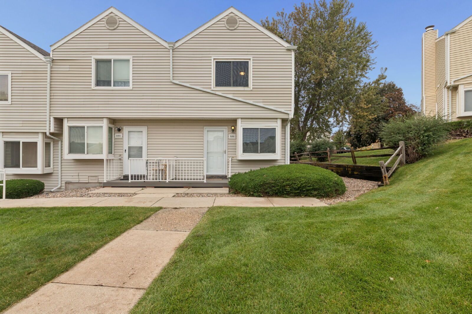Move-In Ready 2-Bedroom End-Unit Townhome with Enclosed Patio Near Peterson SFB property image