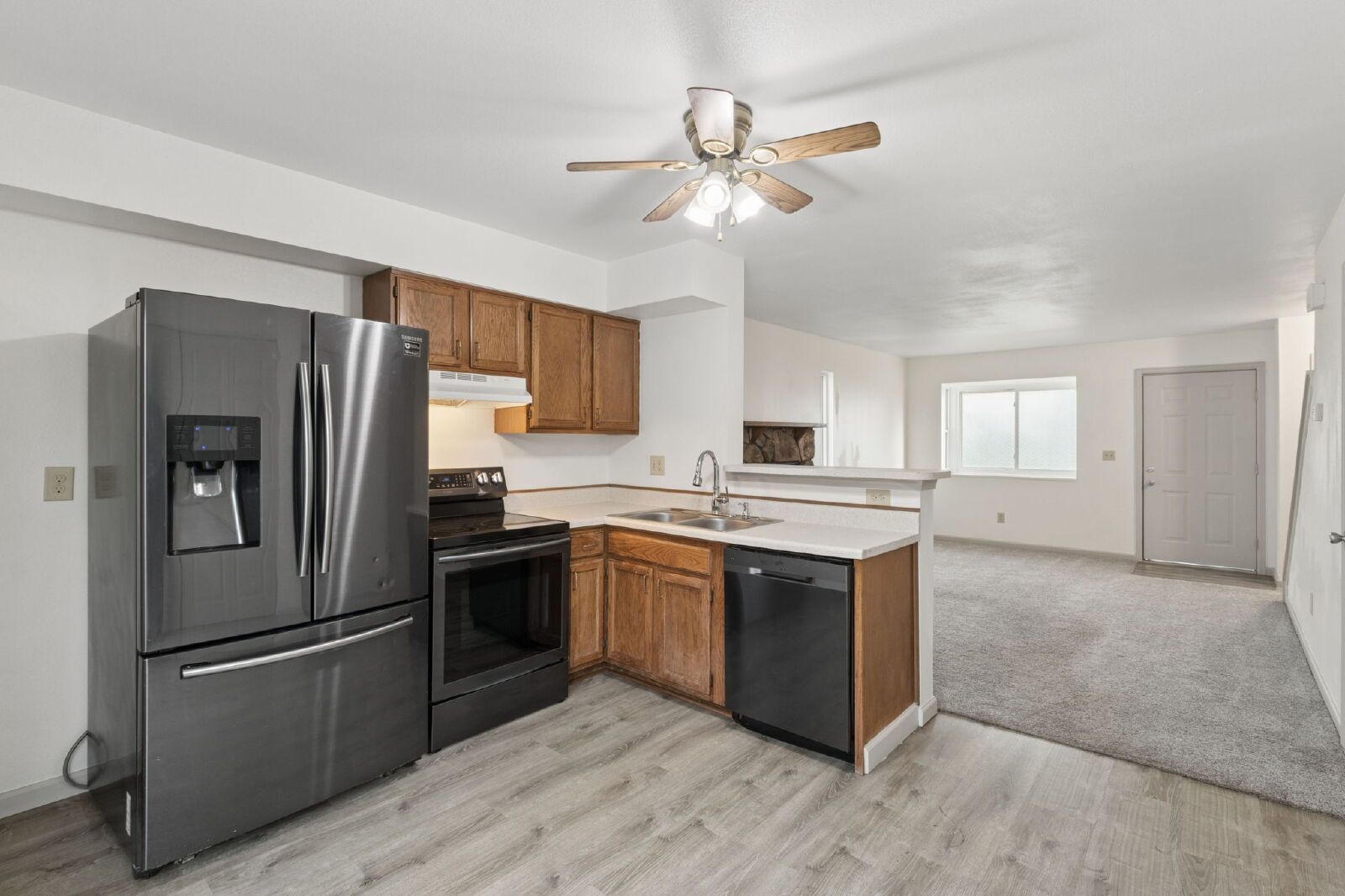 Move-In Ready 2-Bedroom End-Unit Townhome with Enclosed Patio Near Peterson SFB property image