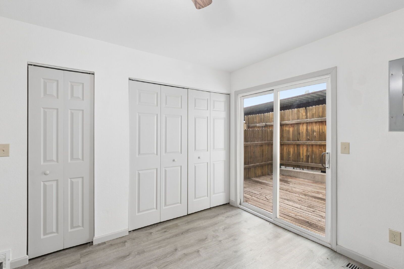 Move-In Ready 2-Bedroom End-Unit Townhome with Enclosed Patio Near Peterson SFB property image