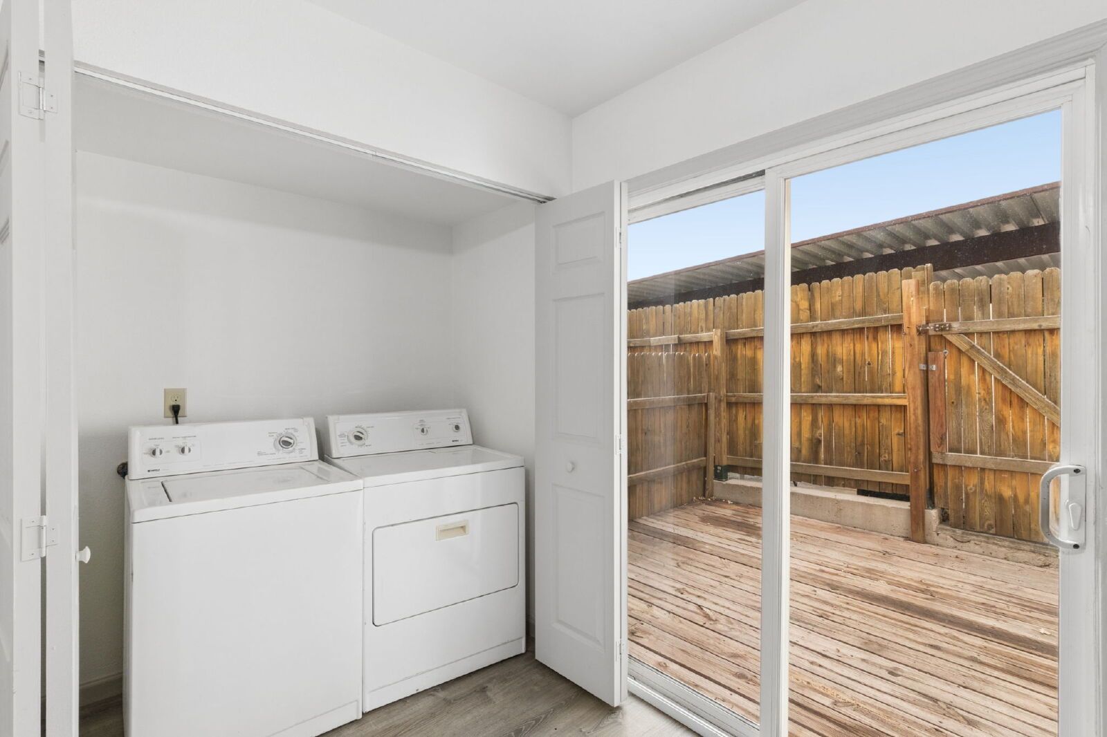 Move-In Ready 2-Bedroom End-Unit Townhome with Enclosed Patio Near Peterson SFB property image