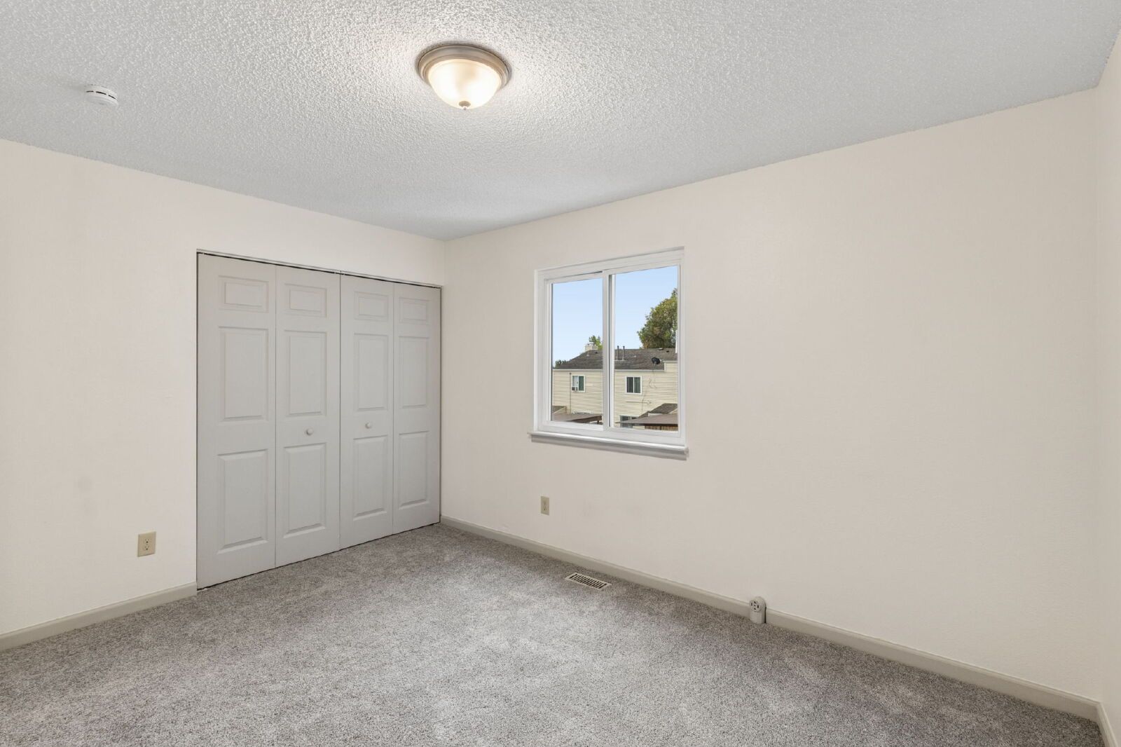 Move-In Ready 2-Bedroom End-Unit Townhome with Enclosed Patio Near Peterson SFB property image