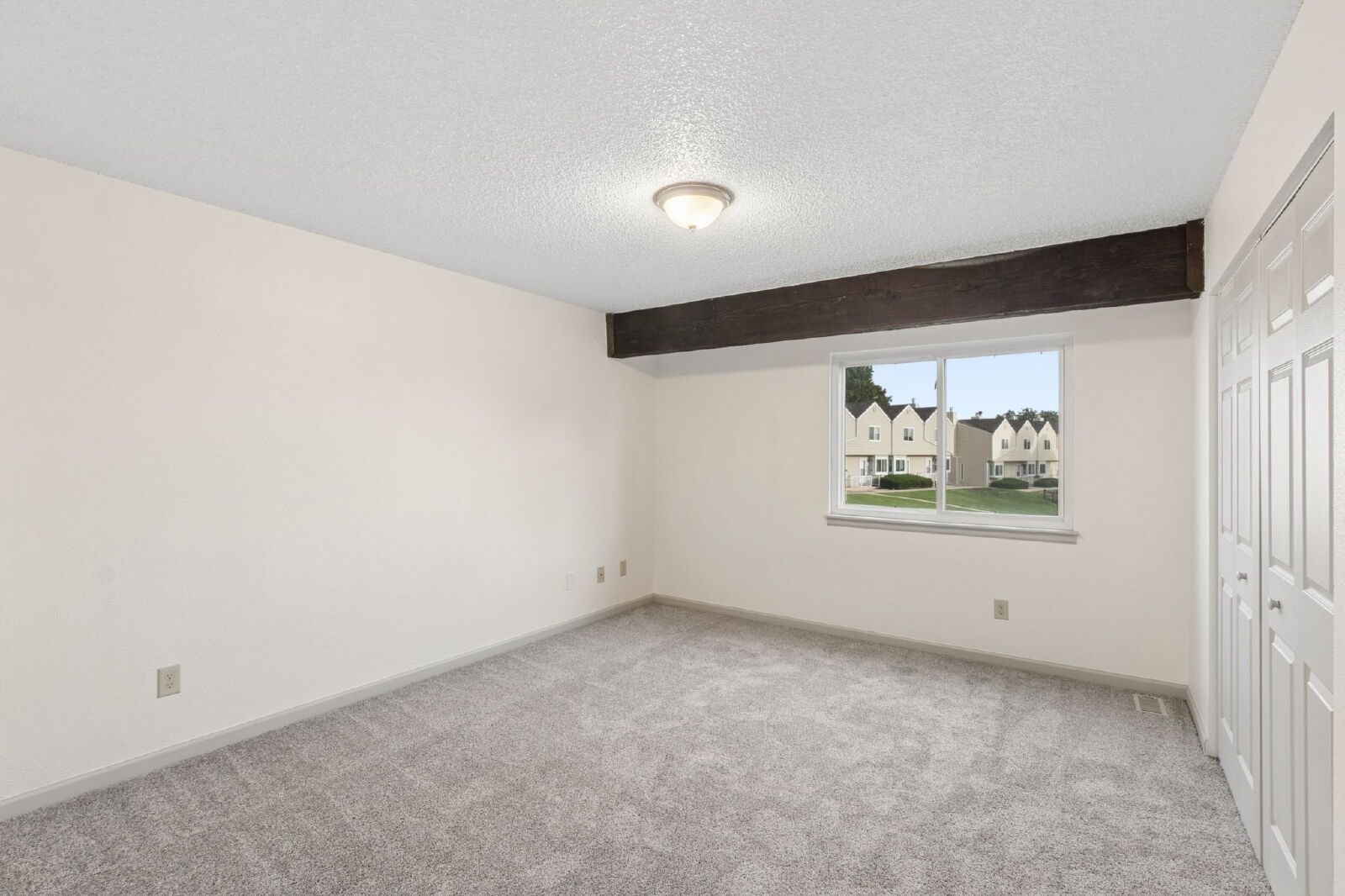 Move-In Ready 2-Bedroom End-Unit Townhome with Enclosed Patio Near Peterson SFB property image