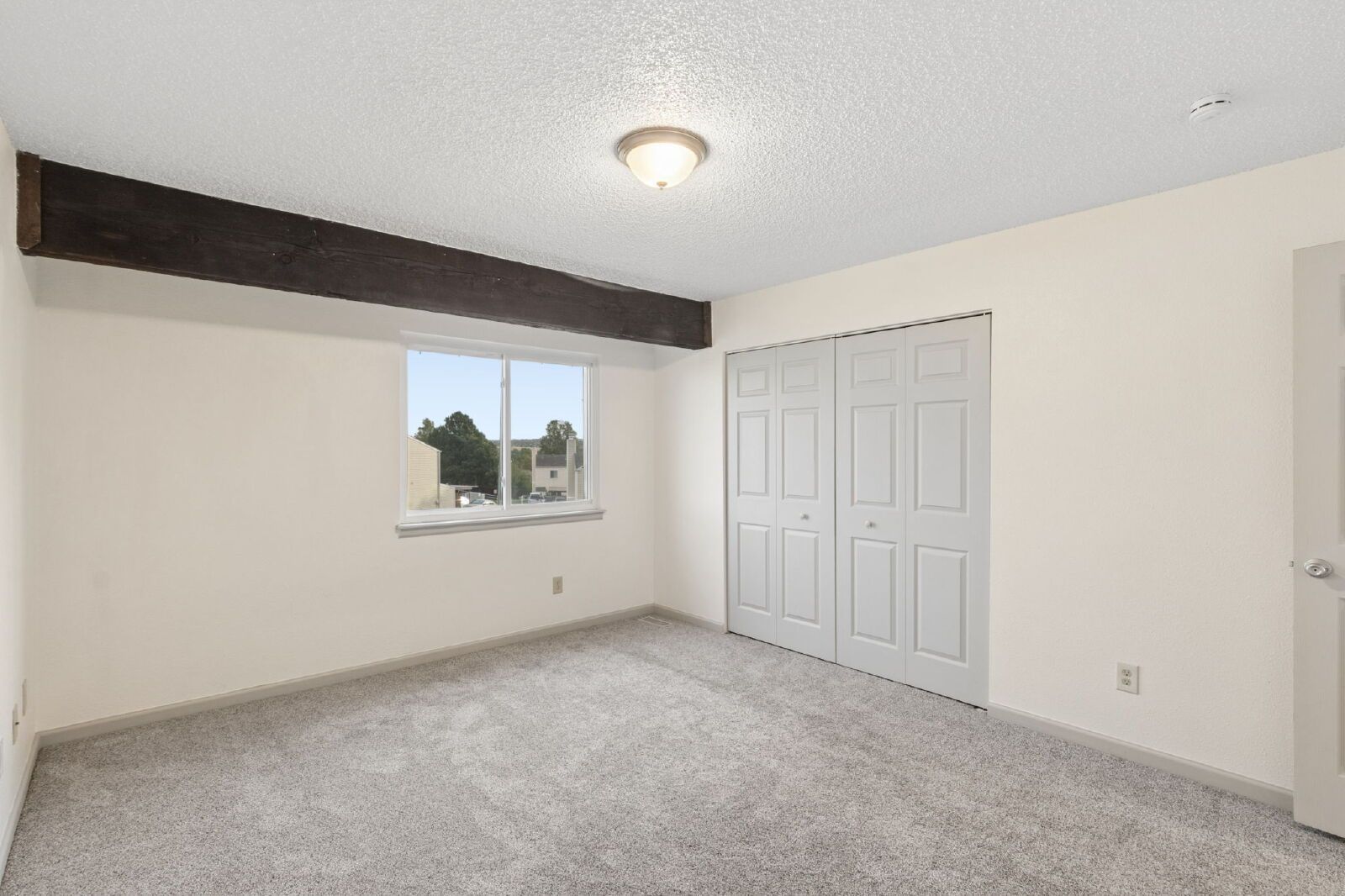 Move-In Ready 2-Bedroom End-Unit Townhome with Enclosed Patio Near Peterson SFB property image