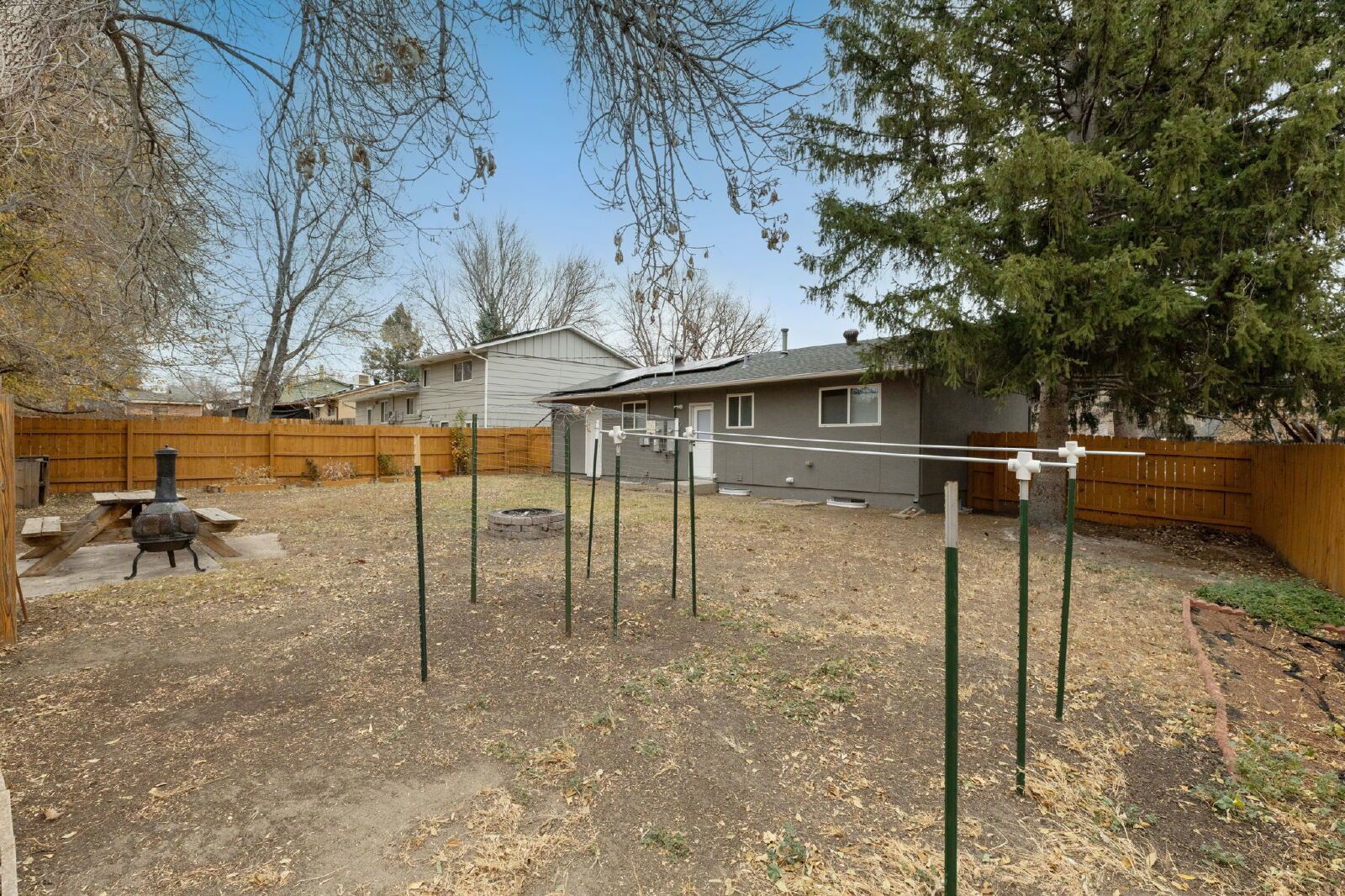 Charming Basement Apartment with Modern Finishes and Flat-Rate Utilities property image